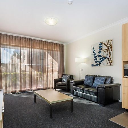 Perth Ascot Central Apartment Hotel Official Экстерьер фото