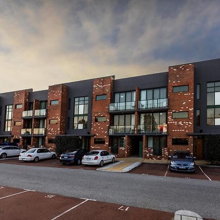 Perth Ascot Central Apartment Hotel Official Экстерьер фото