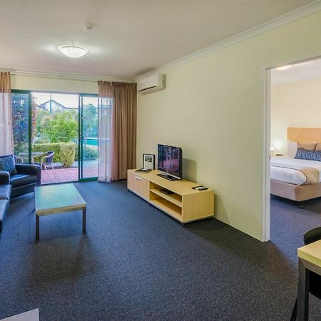 Perth Ascot Central Apartment Hotel Official Экстерьер фото