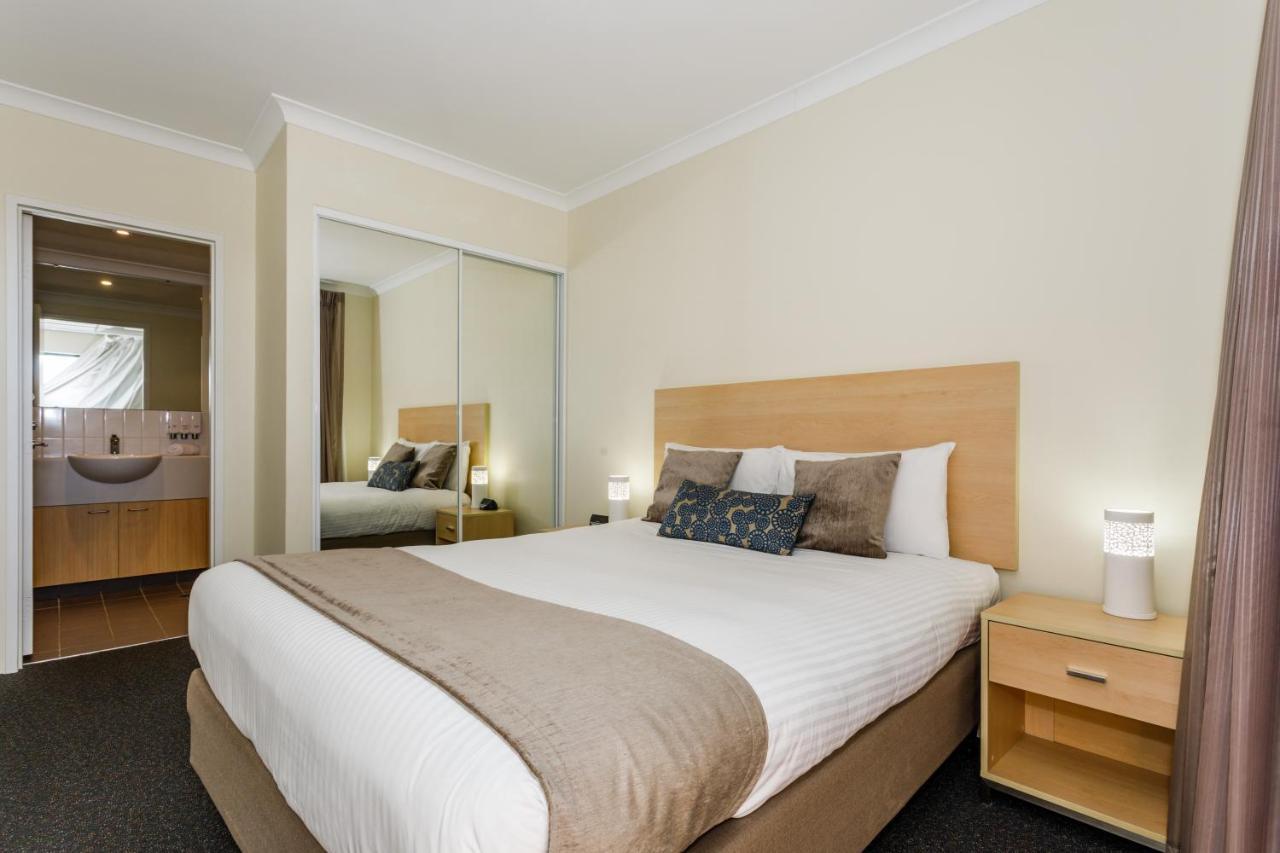 Perth Ascot Central Apartment Hotel Official Экстерьер фото