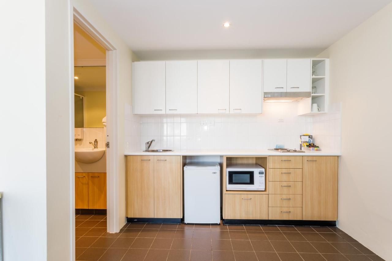 Perth Ascot Central Apartment Hotel Official Экстерьер фото