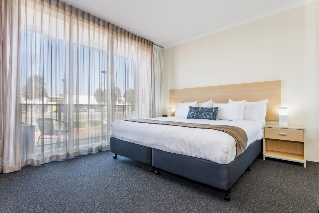 Perth Ascot Central Apartment Hotel Official Экстерьер фото