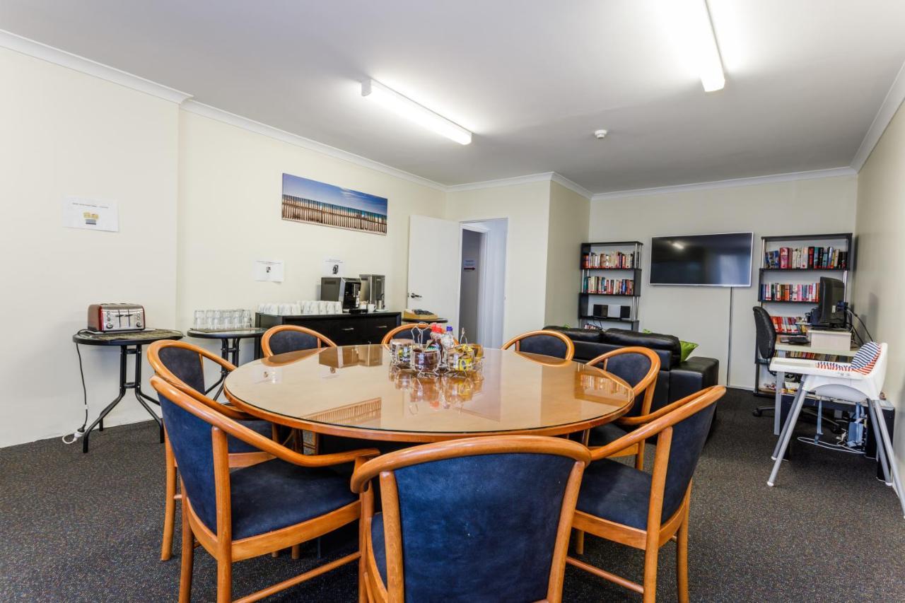 Perth Ascot Central Apartment Hotel Official Экстерьер фото