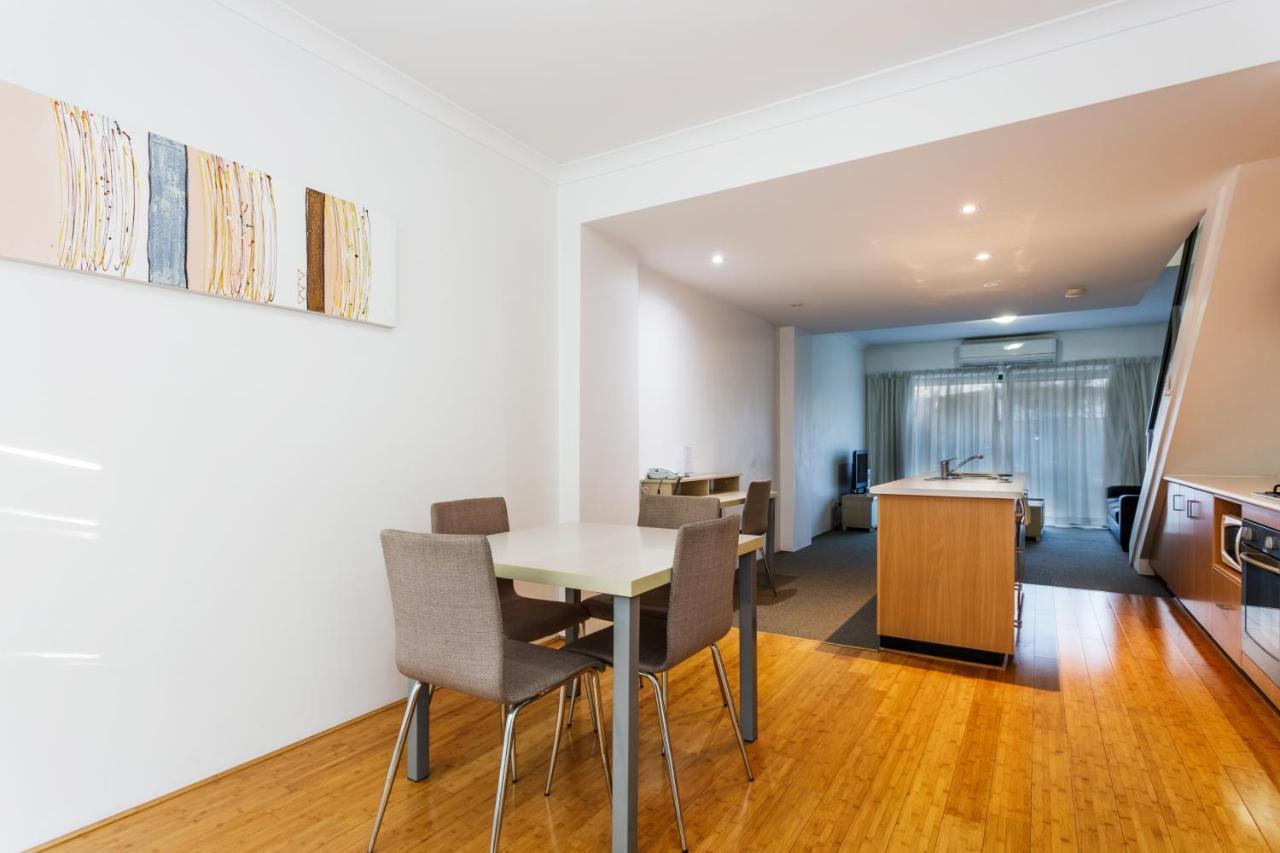 Perth Ascot Central Apartment Hotel Official Экстерьер фото