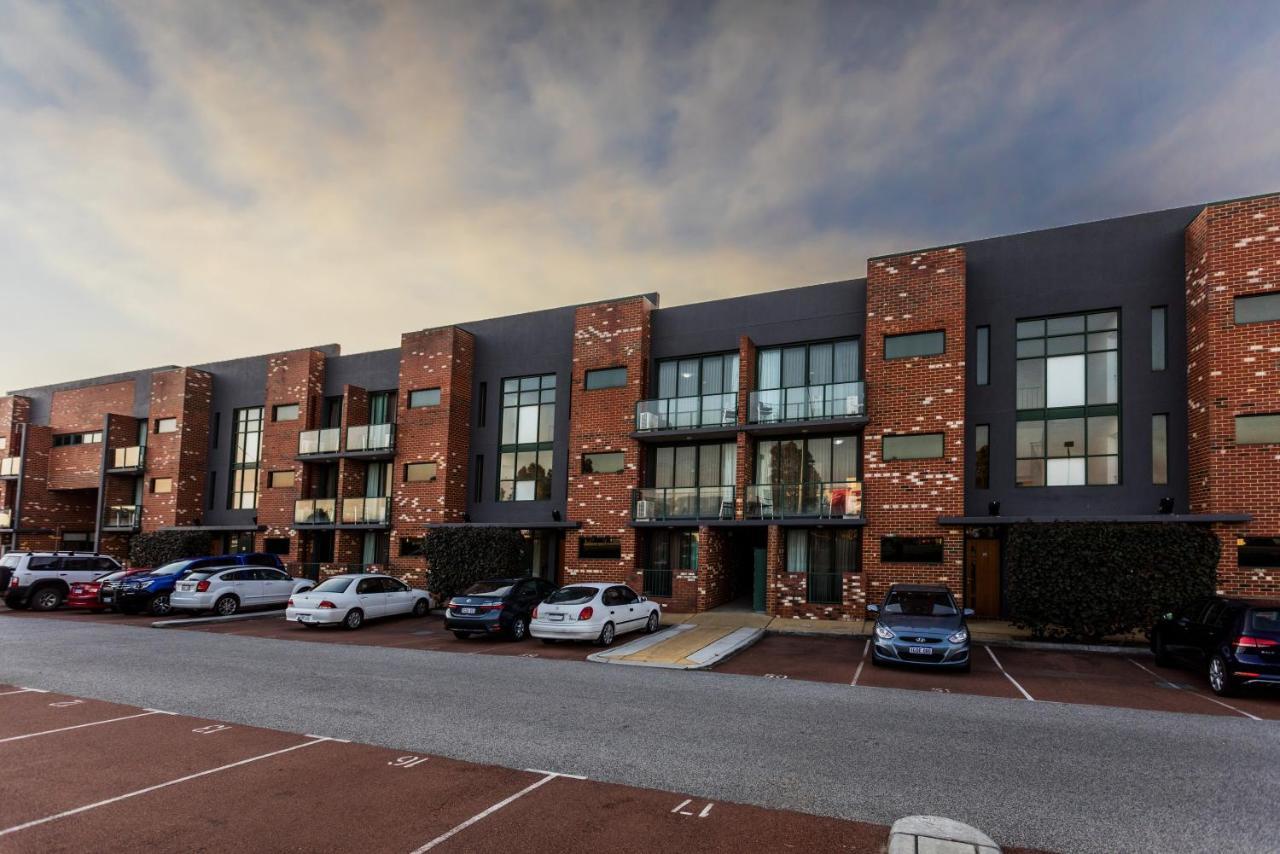 Perth Ascot Central Apartment Hotel Official Экстерьер фото