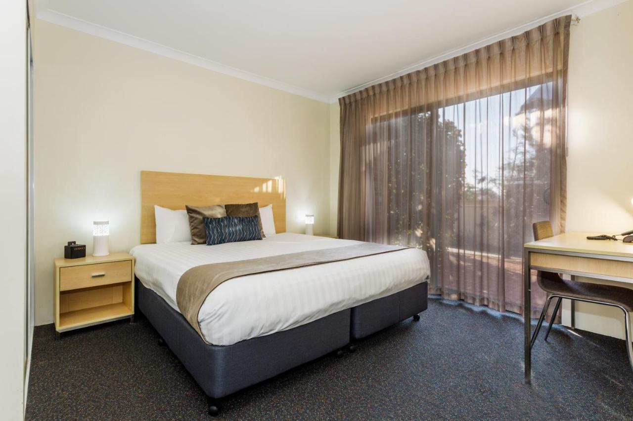 Perth Ascot Central Apartment Hotel Official Экстерьер фото
