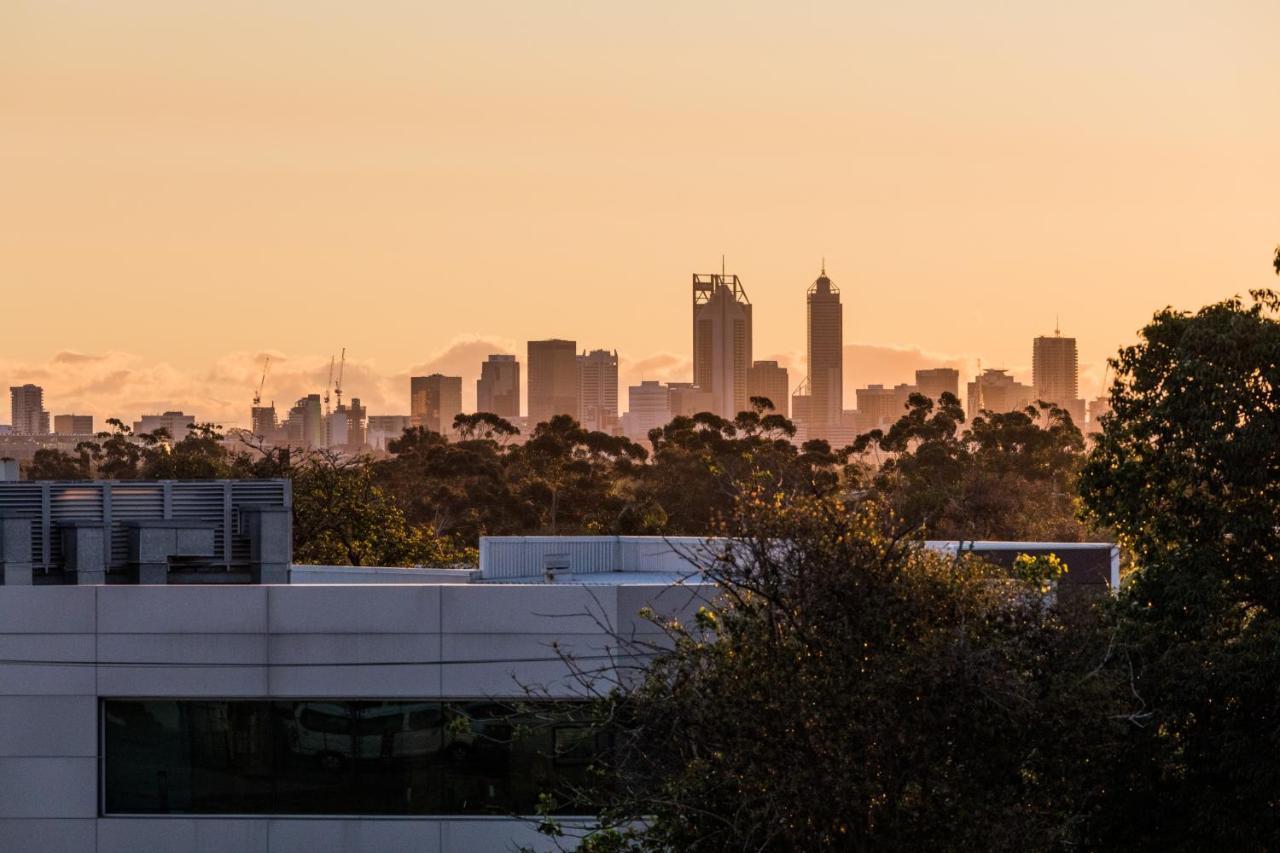 Perth Ascot Central Apartment Hotel Official Экстерьер фото