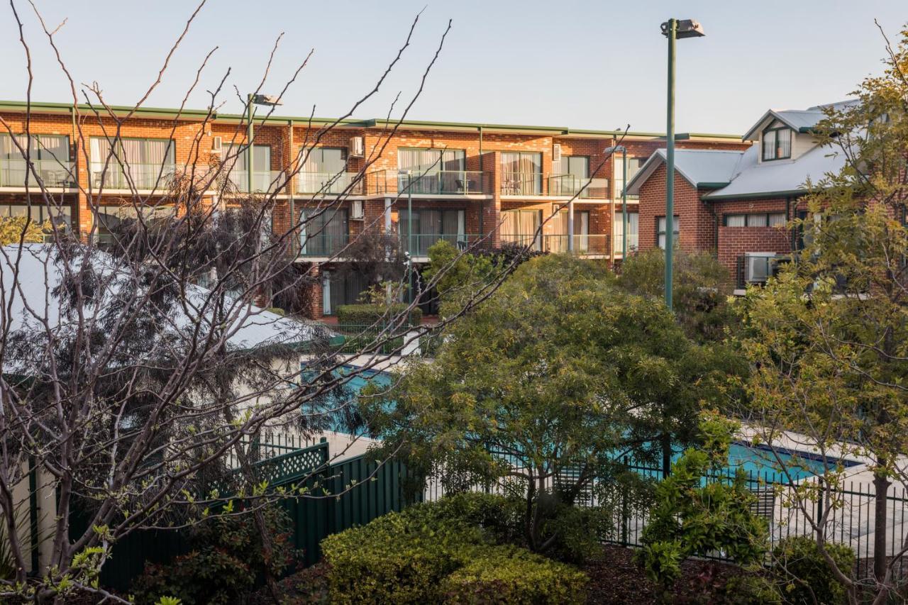 Perth Ascot Central Apartment Hotel Official Экстерьер фото