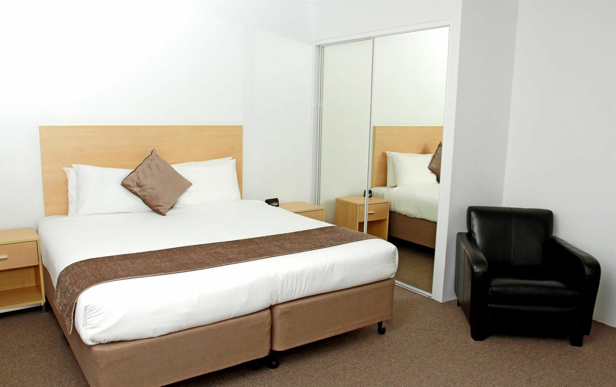 Perth Ascot Central Apartment Hotel Official Экстерьер фото