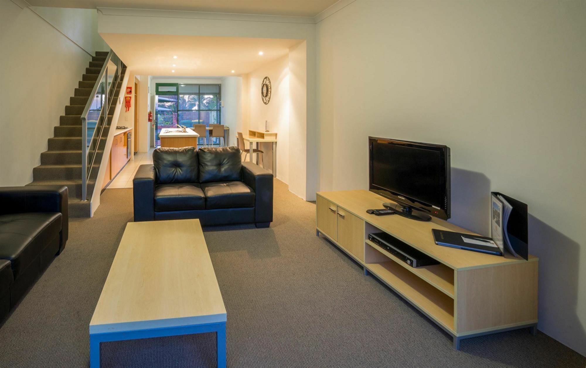 Perth Ascot Central Apartment Hotel Official Экстерьер фото