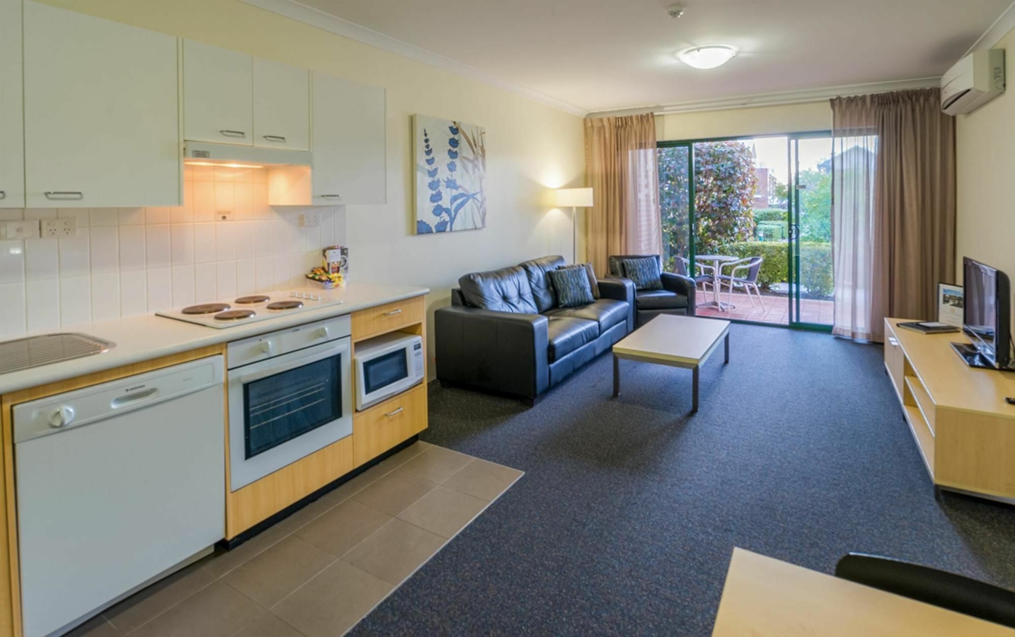 Perth Ascot Central Apartment Hotel Official Экстерьер фото
