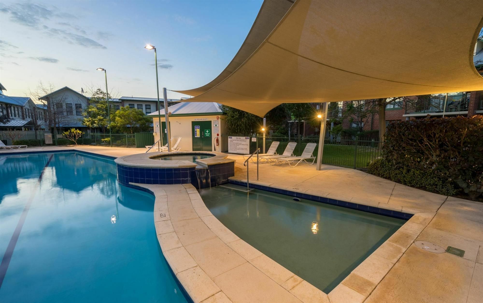 Perth Ascot Central Apartment Hotel Official Экстерьер фото