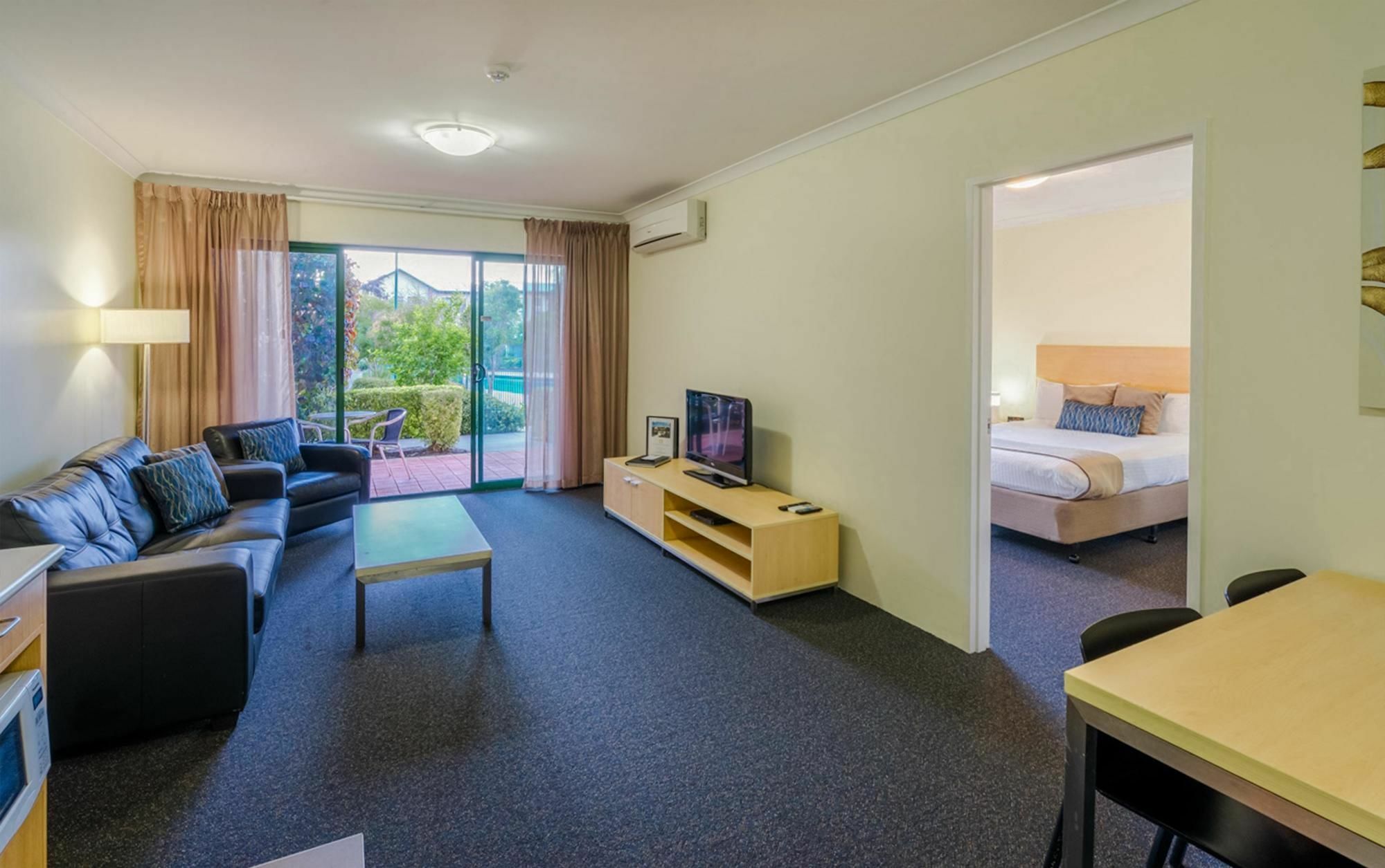 Perth Ascot Central Apartment Hotel Official Экстерьер фото