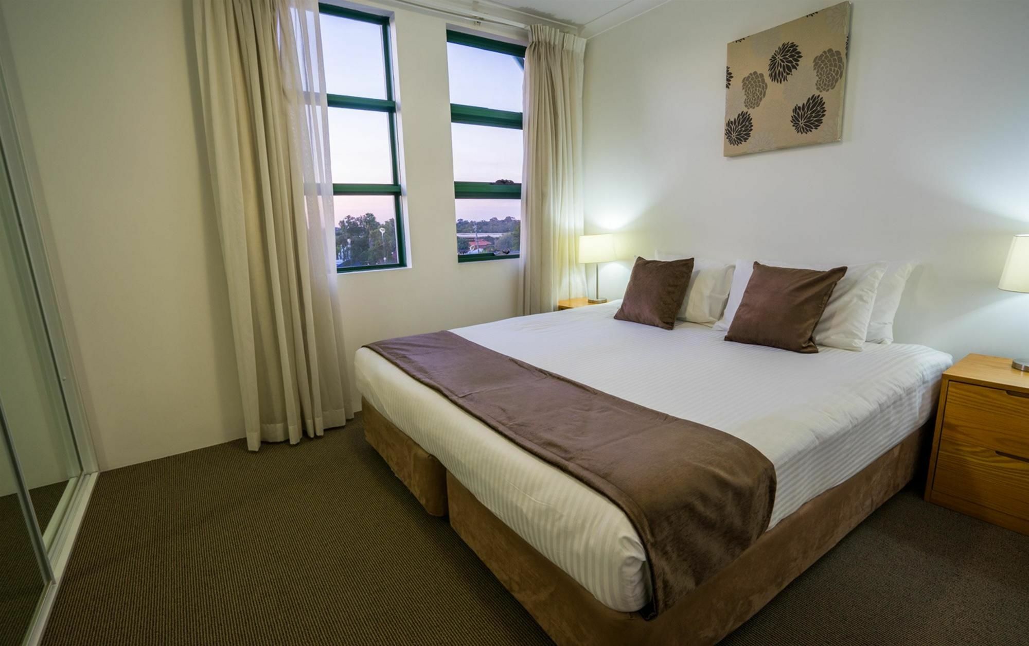 Perth Ascot Central Apartment Hotel Official Экстерьер фото